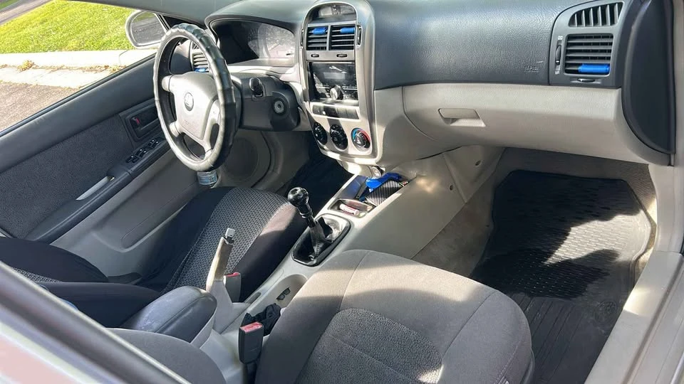 2005 Kia Spectra - Image 5 of 8