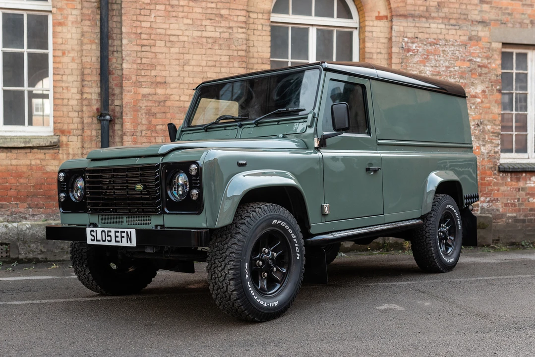 2005 Land Rover Defender 110 - Image 2 of 31