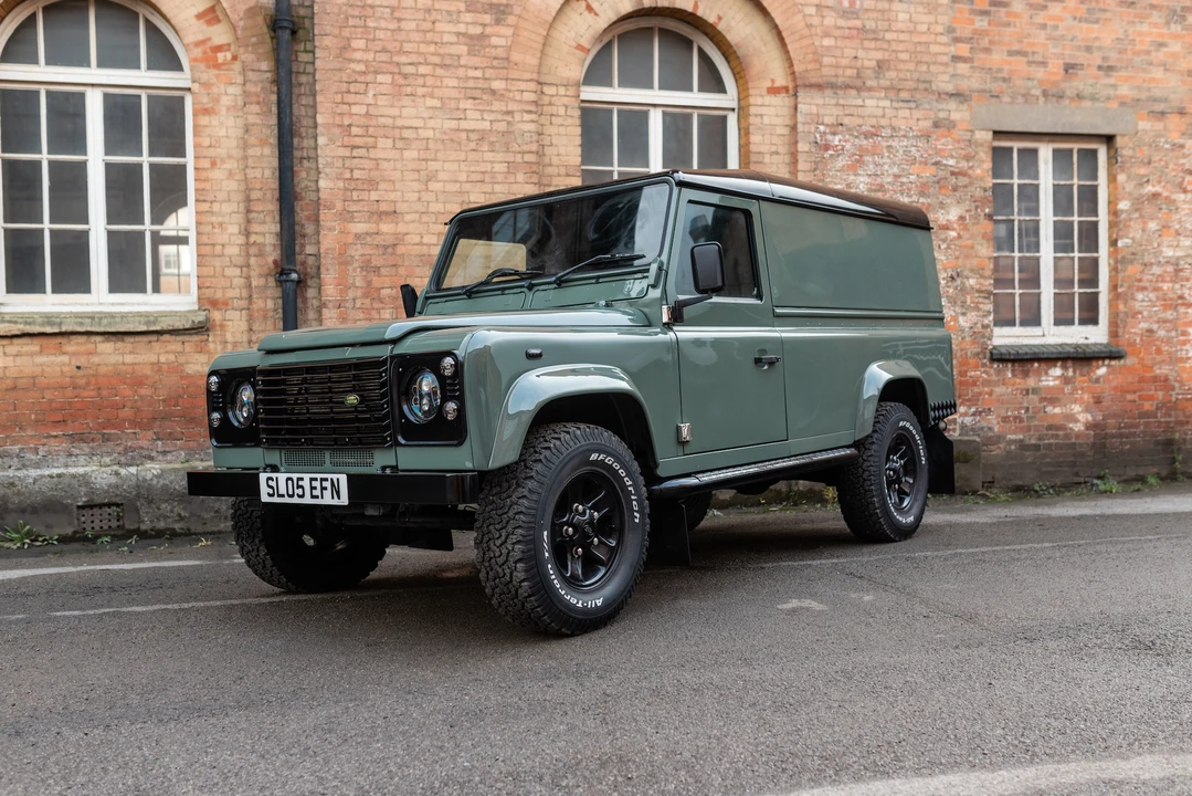 2005 Land Rover Defender 110 - Image 4 of 31
