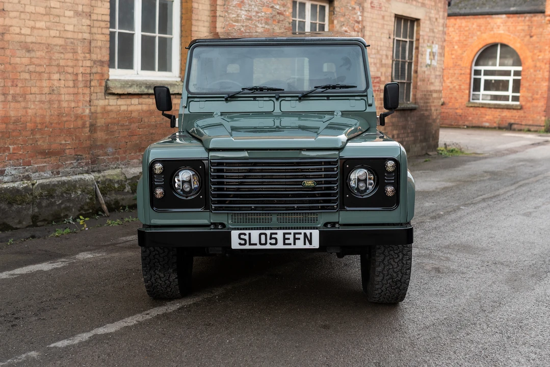 2005 Land Rover Defender 110 - Image 3 of 31