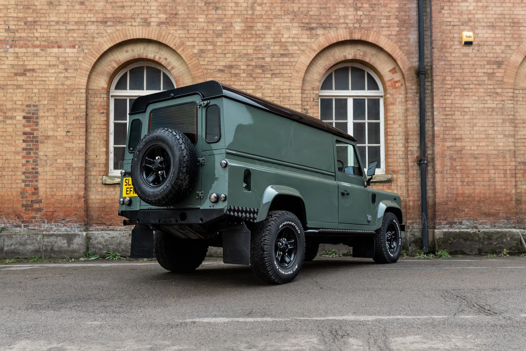 2005 Land Rover Defender 110 - Image 8 of 31