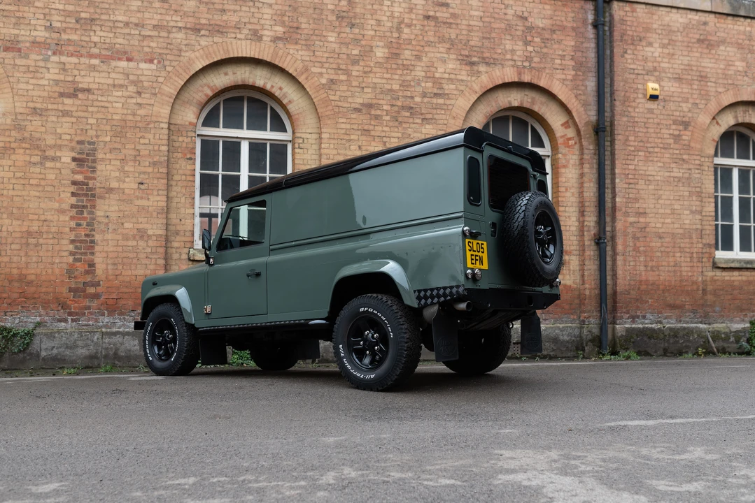 2005 Land Rover Defender 110 - Image 27 of 31