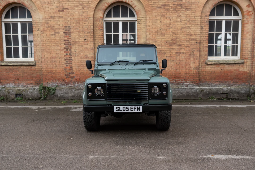 2005 Land Rover Defender 110 - Image 21 of 31