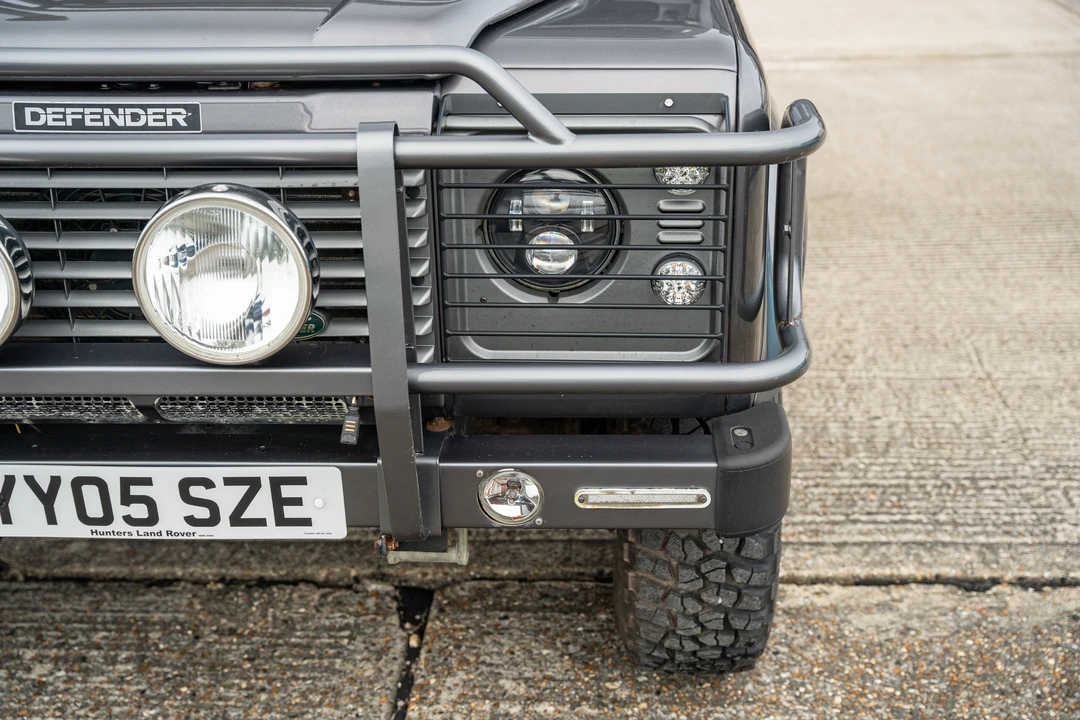 2005 Land Rover Defender 110 - Image 27 of 31