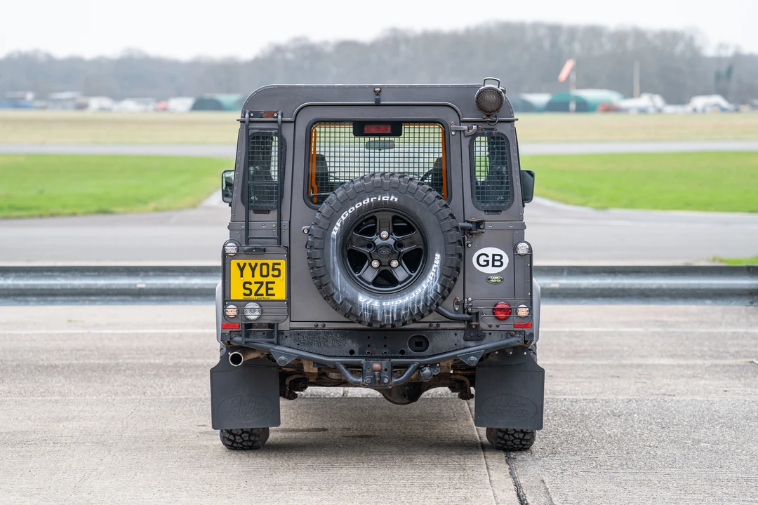 2005 Land Rover Defender 110 - Image 8 of 31