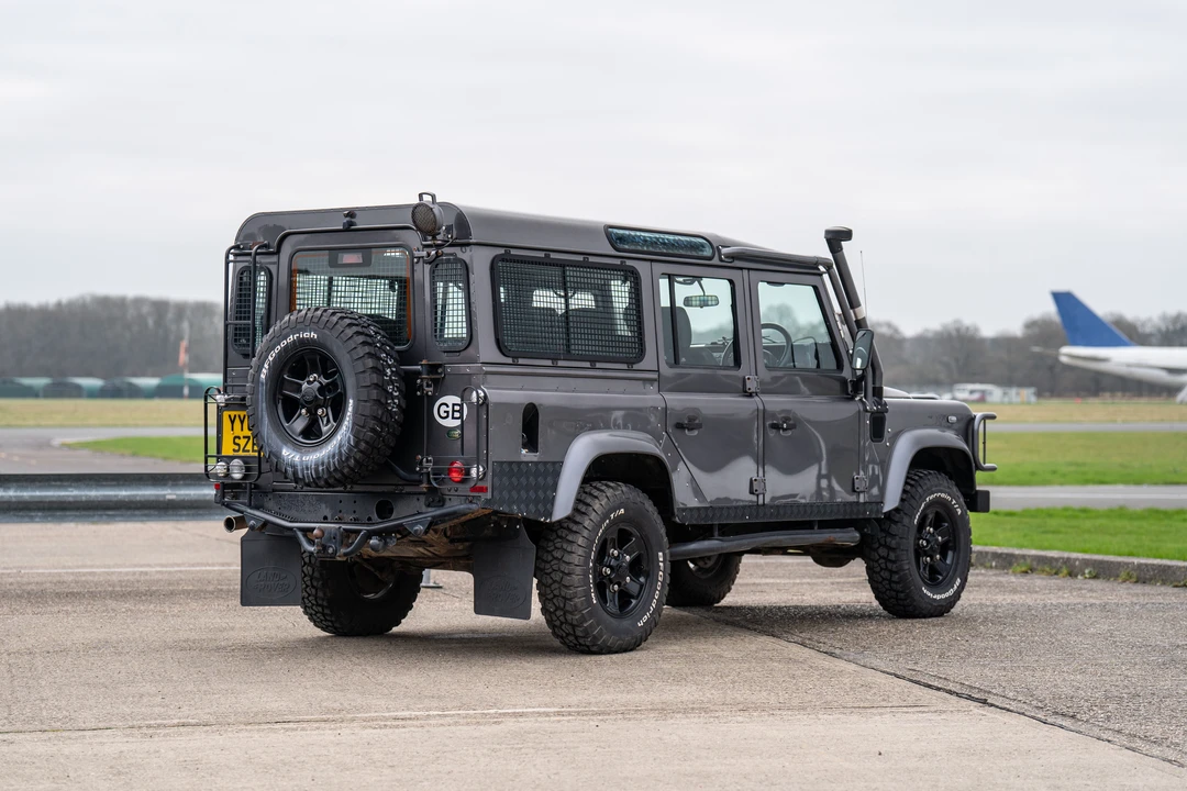 2005 Land Rover Defender 110 - Image 15 of 31