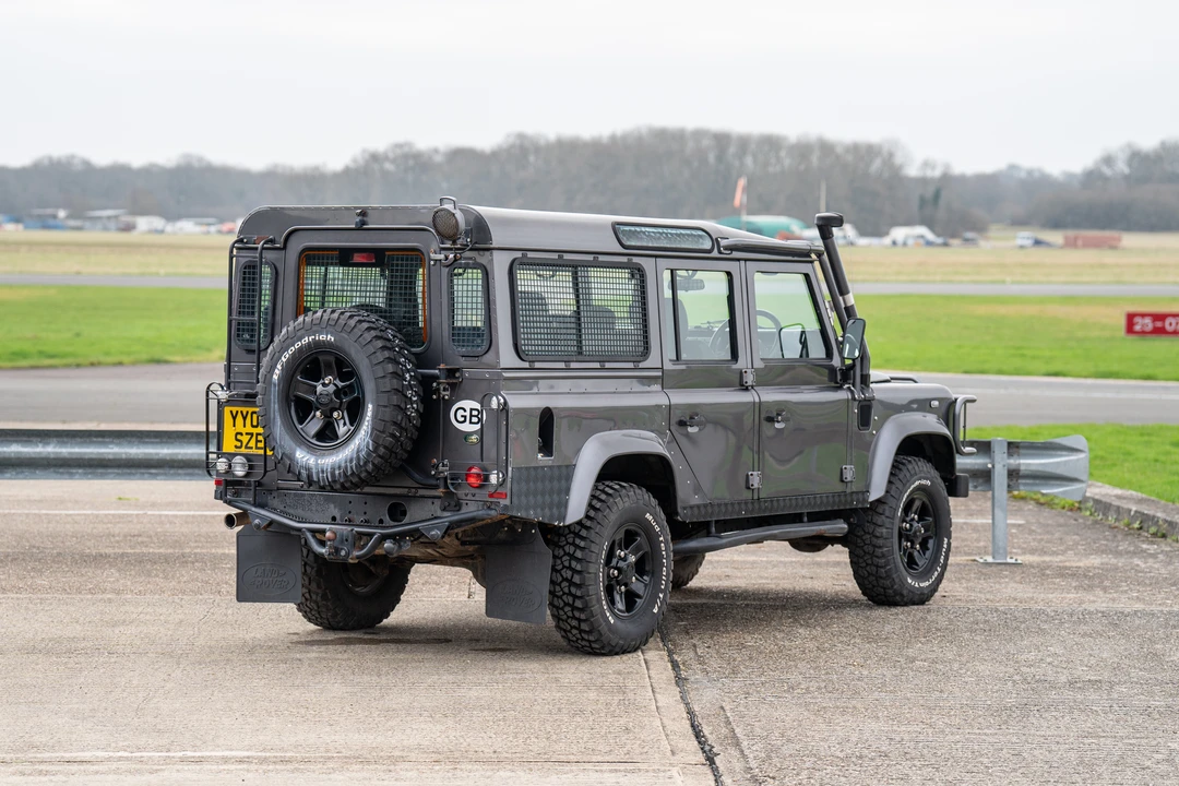 2005 Land Rover Defender 110 - Image 7 of 31