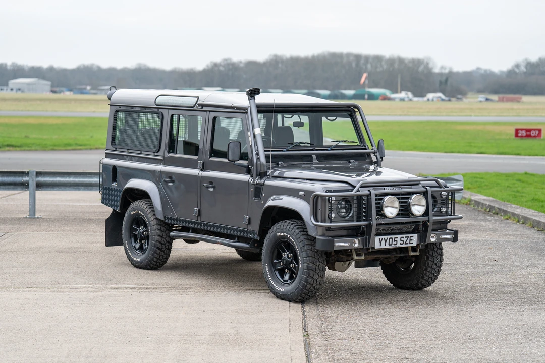 2005 Land Rover Defender 110 - Image 19 of 31