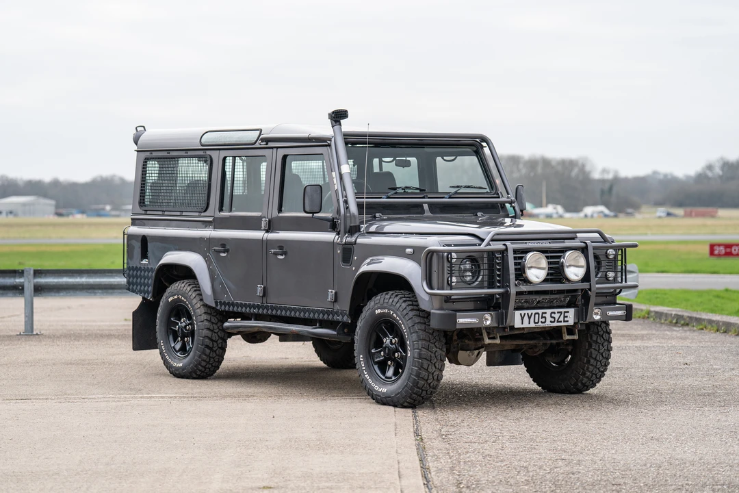2005 Land Rover Defender 110 - Image 13 of 31