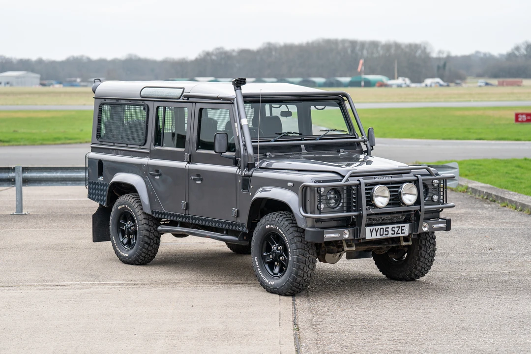 2005 Land Rover Defender 110 - Image 5 of 31