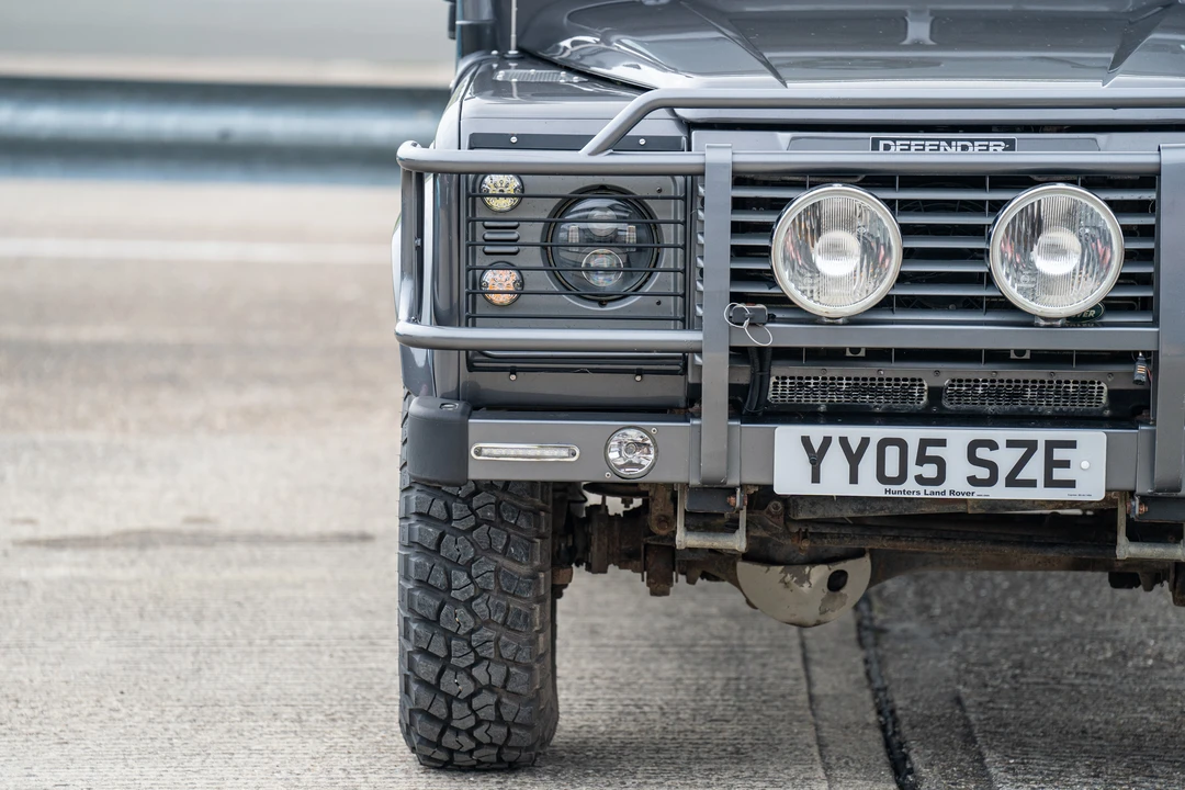 2005 Land Rover Defender 110 - Image 20 of 31