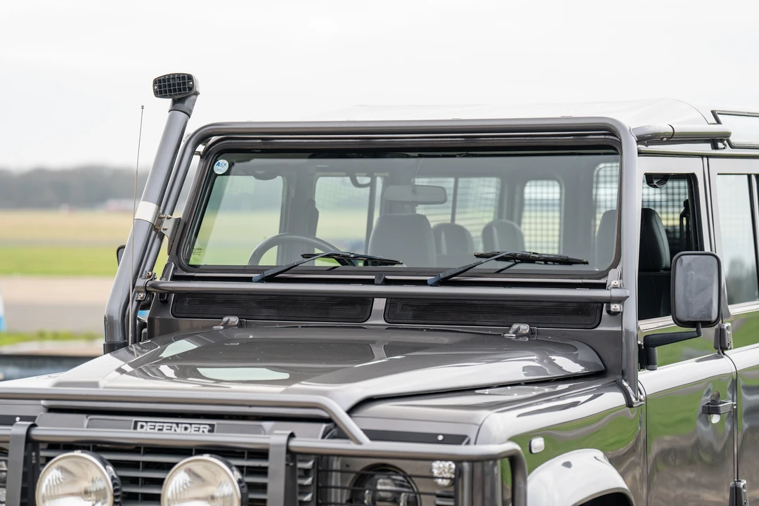 2005 Land Rover Defender 110 - Image 23 of 31