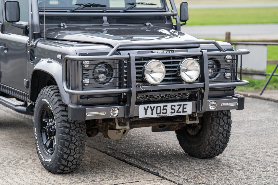 2005 Land Rover Defender 110 - Image 25 of 31
