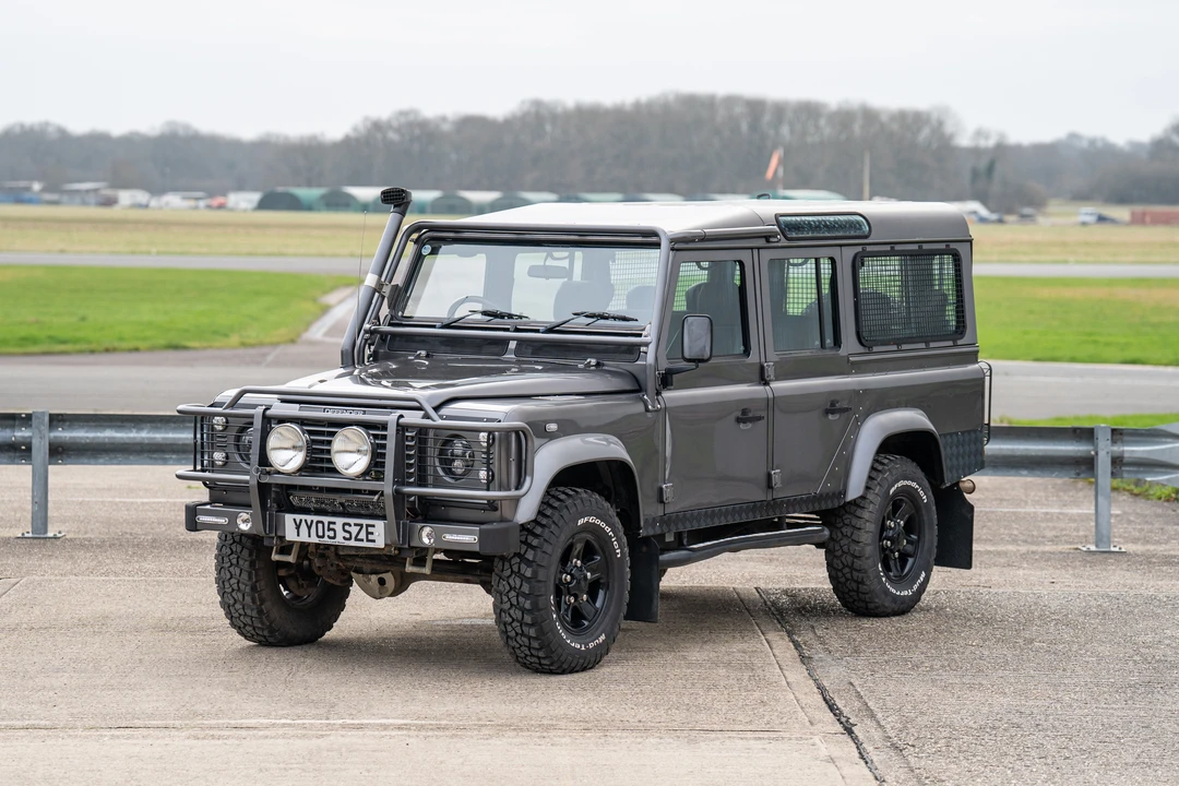 2005 Land Rover Defender 110 - Image 3 of 31