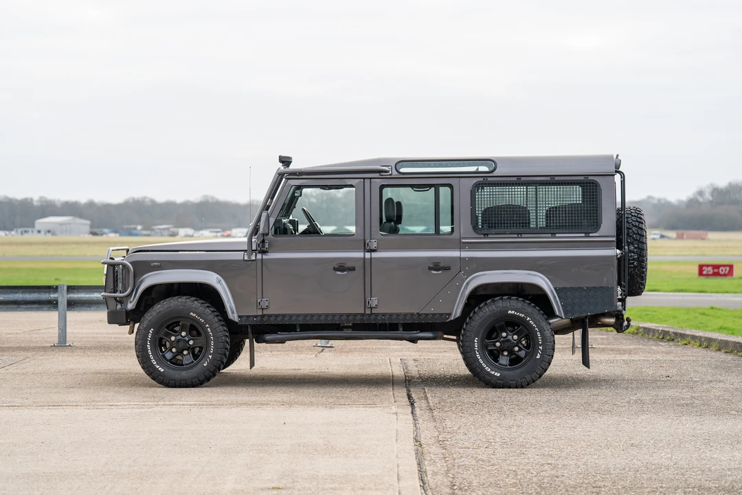 2005 Land Rover Defender 110 - Image 18 of 31