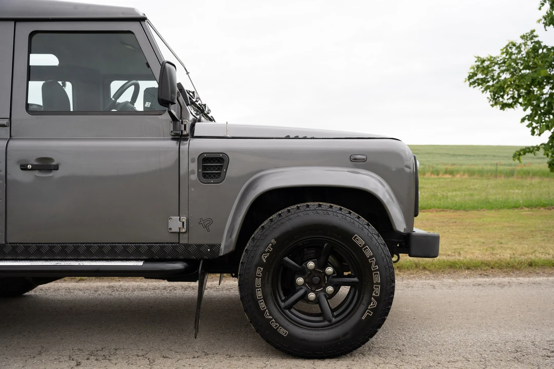 2005 Land Rover Defender 90 - Image 11 of 31