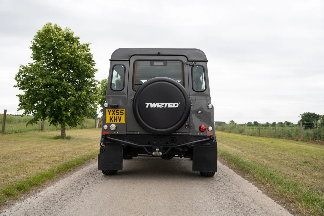 2005 Land Rover Defender 90 - Image 17 of 31