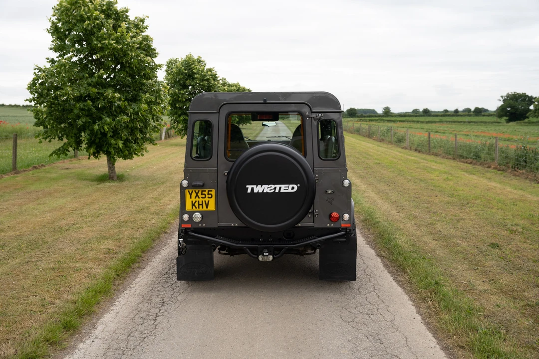 2005 Land Rover Defender 90 - Image 8 of 31