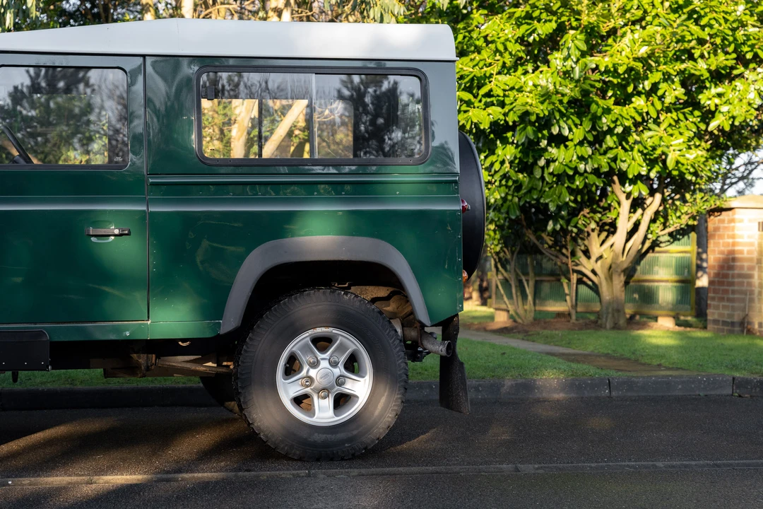 2005 Land Rover Defender 90 - Image 22 of 31