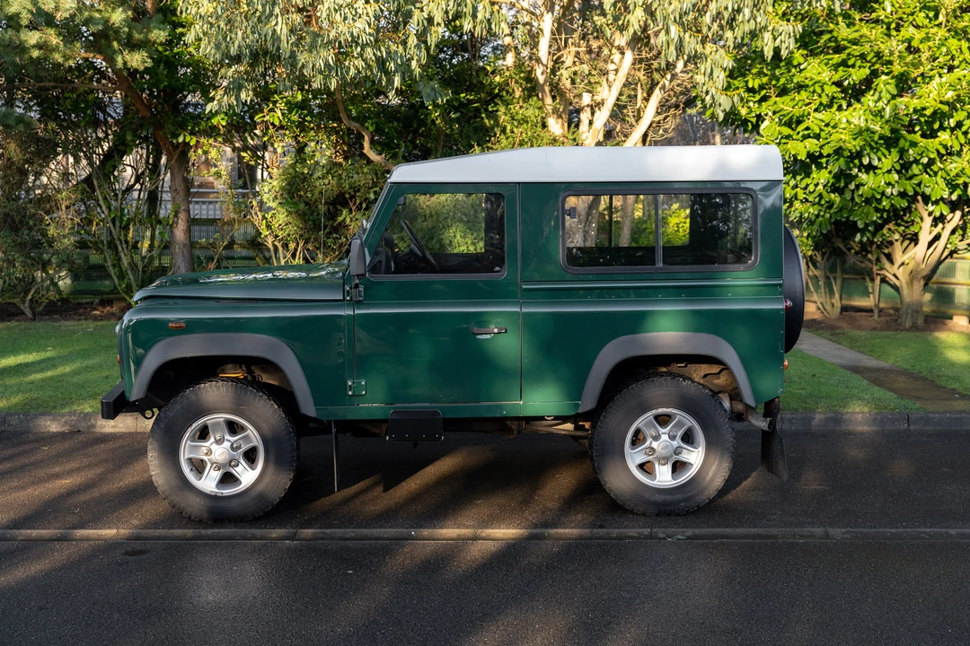 2005 Land Rover Defender 90 - Image 5 of 31