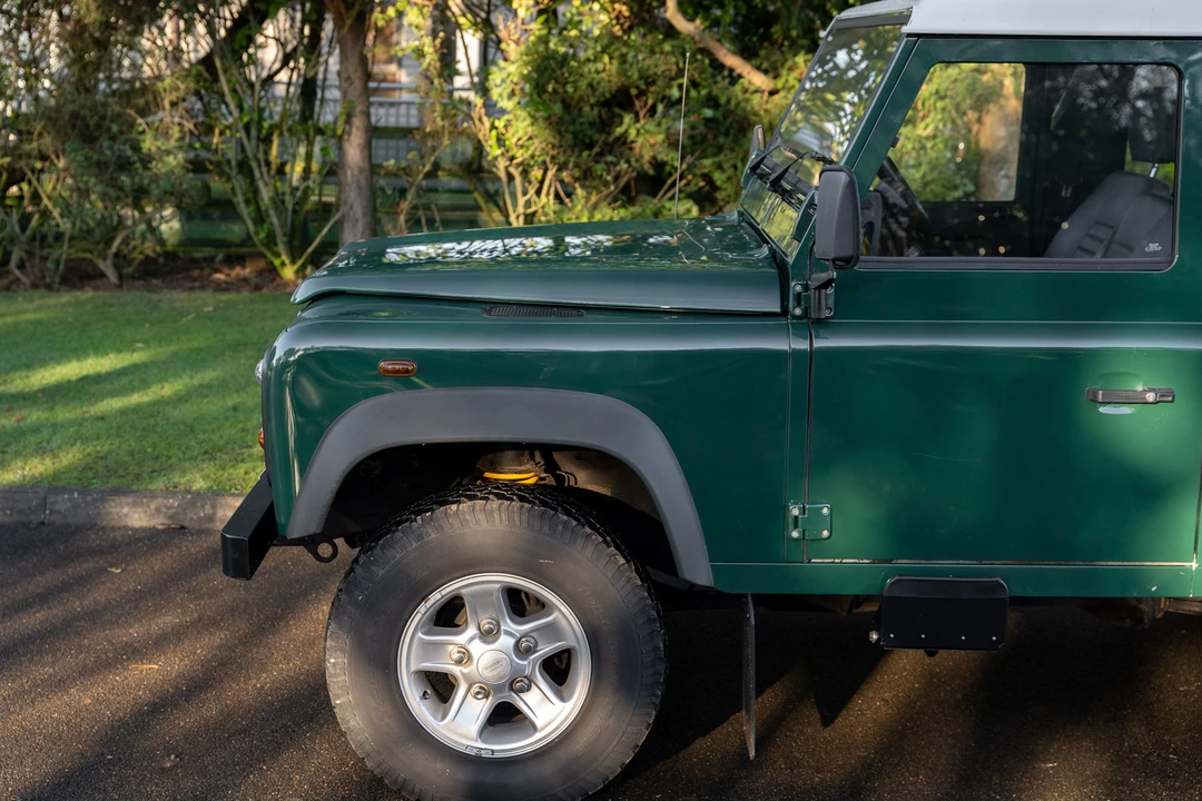 2005 Land Rover Defender 90 - Image 24 of 31