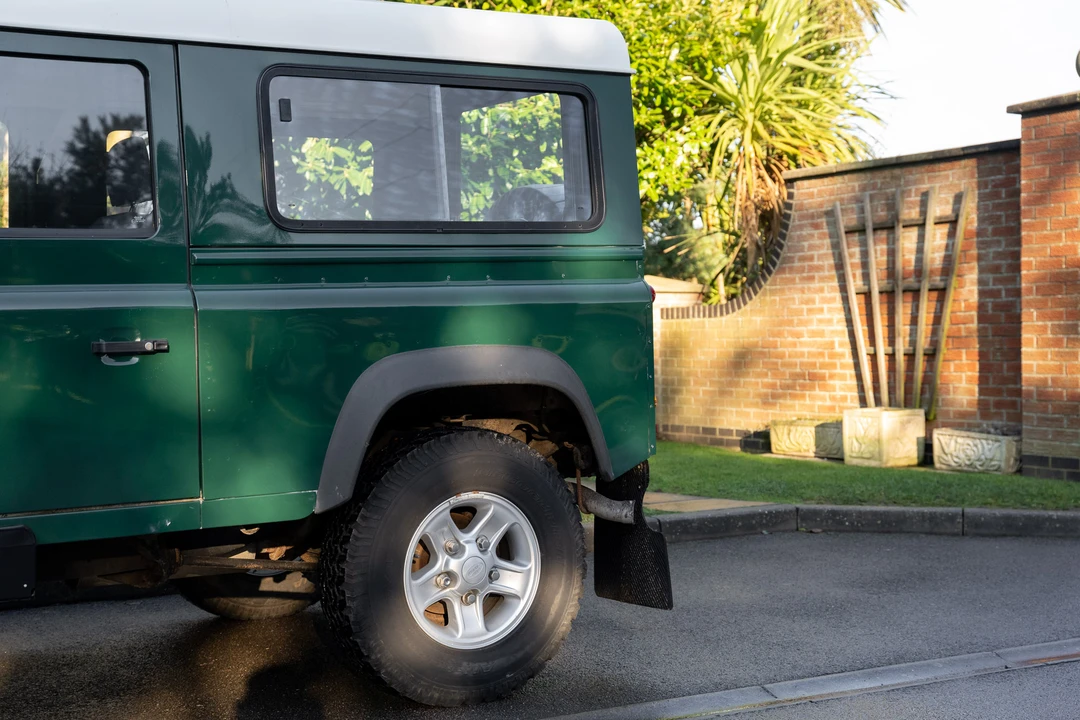 2005 Land Rover Defender 90 - Image 25 of 31