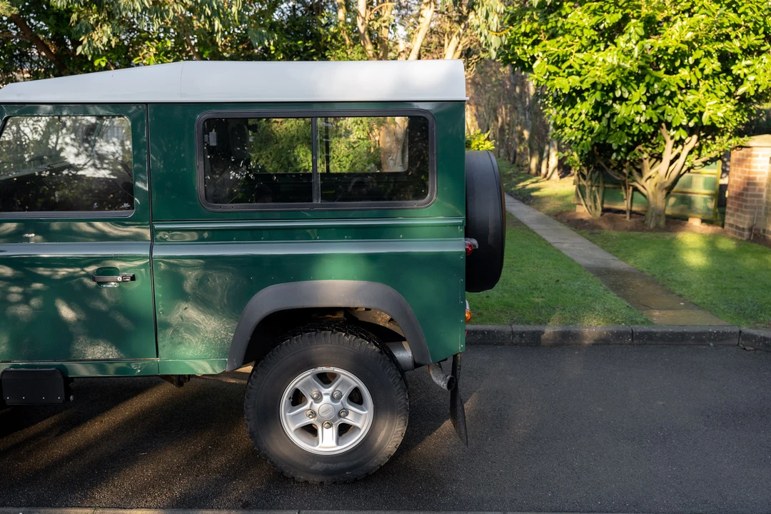 2005 Land Rover Defender 90 - Image 27 of 31