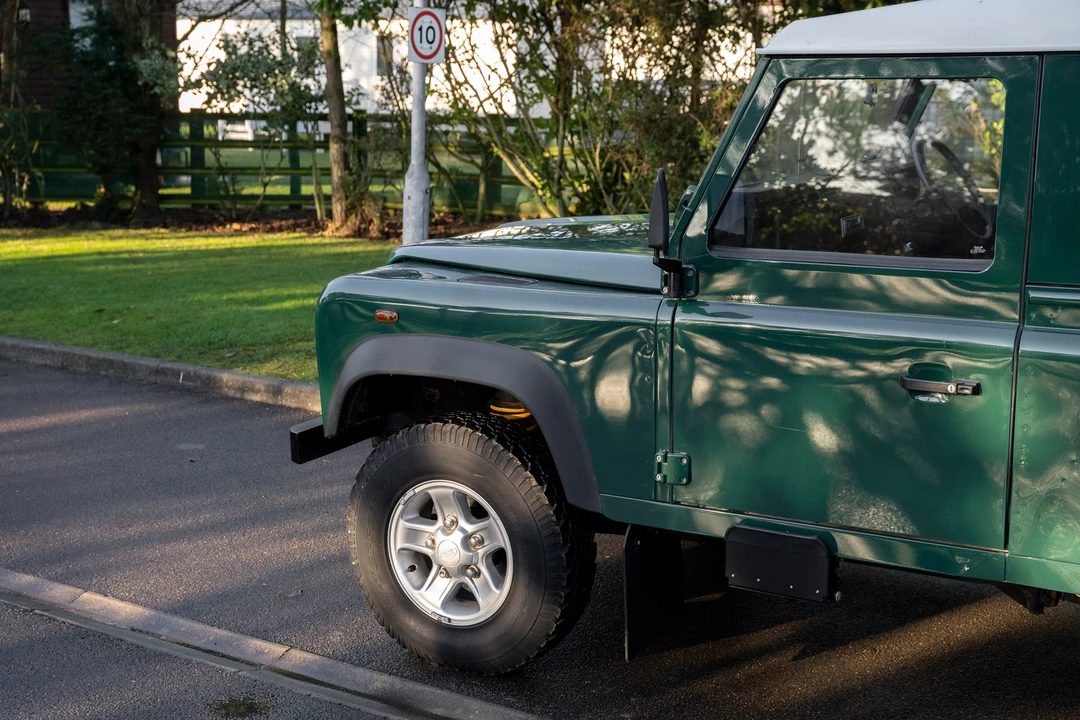 2005 Land Rover Defender 90 - Image 28 of 31