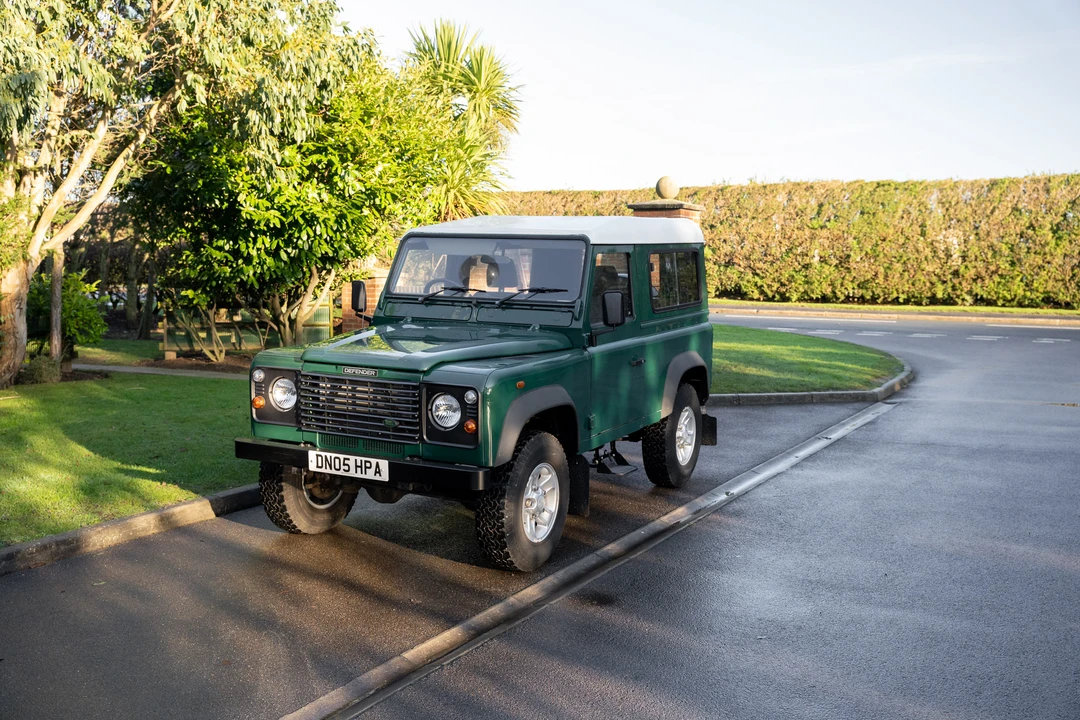 2005 Land Rover Defender 90 - Image 12 of 31