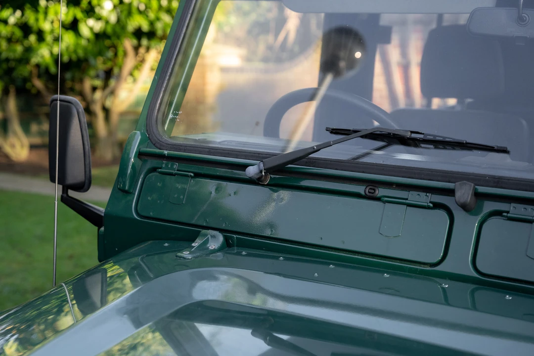 2005 Land Rover Defender 90 - Image 25 of 31