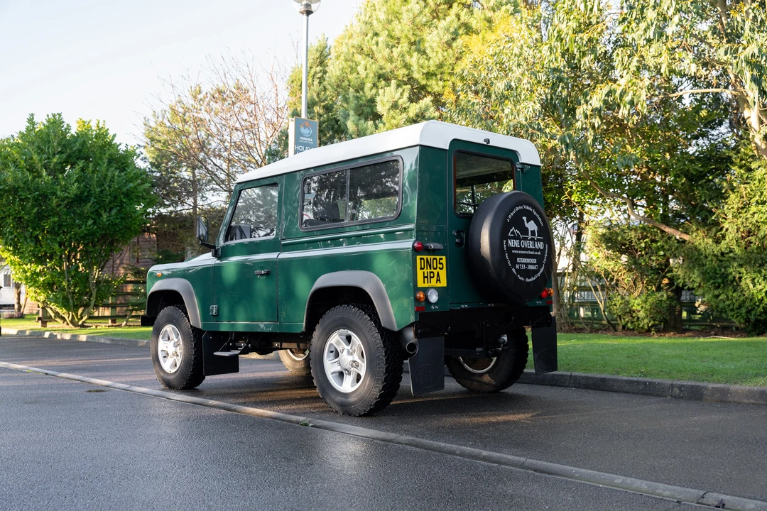 2005 Land Rover Defender 90 - Image 6 of 31