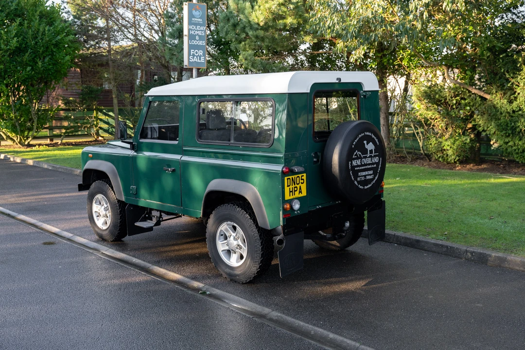 2005 Land Rover Defender 90 - Image 13 of 31