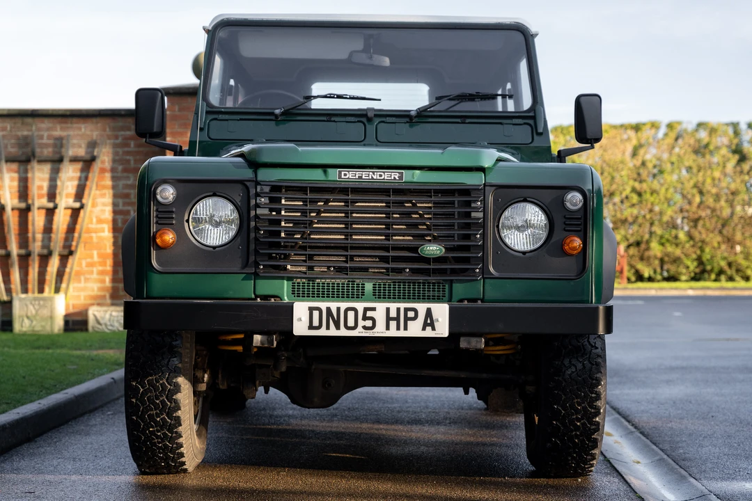 2005 Land Rover Defender 90 - Image 14 of 31