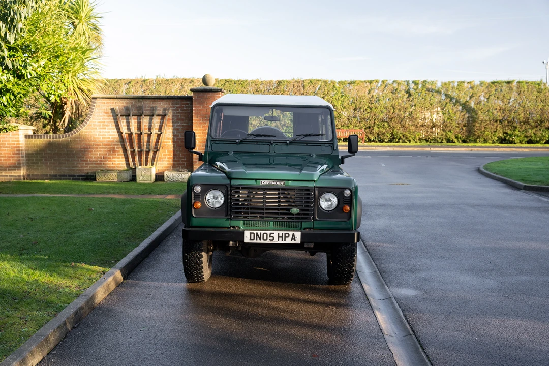 2005 Land Rover Defender 90 - Image 15 of 31