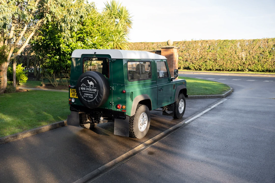 2005 Land Rover Defender 90 - Image 18 of 31