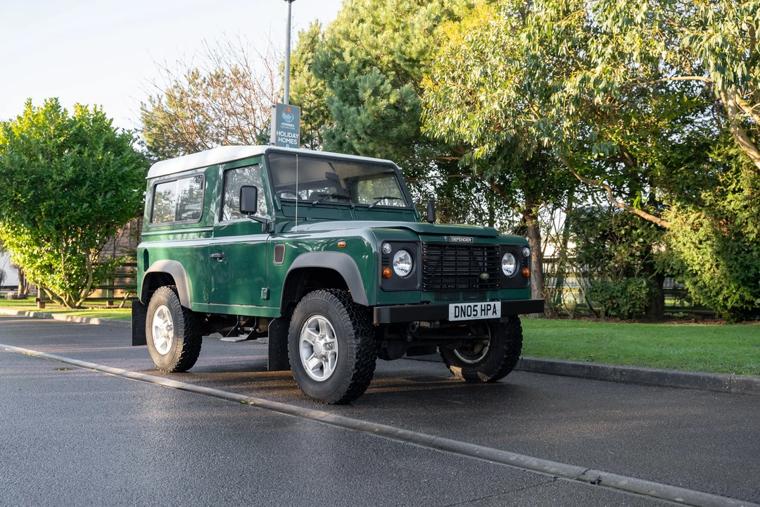 2005 Land Rover Defender 90 - Image 19 of 31