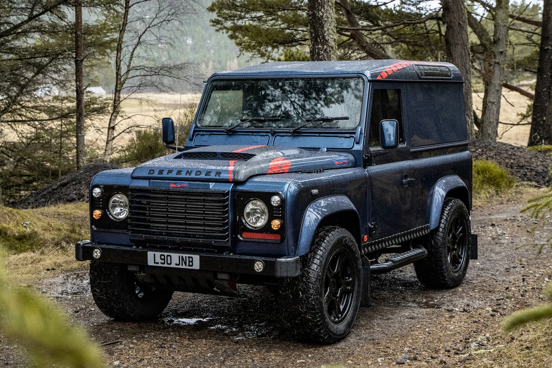 2005 Land Rover Defender 90 - Image 2 of 31