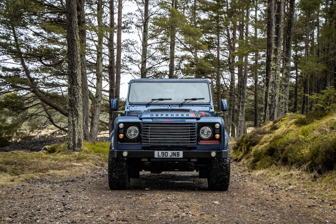 2005 Land Rover Defender 90 - Image 3 of 31