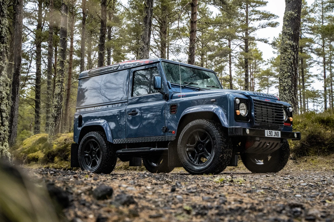 2005 Land Rover Defender 90 - Image 10 of 31