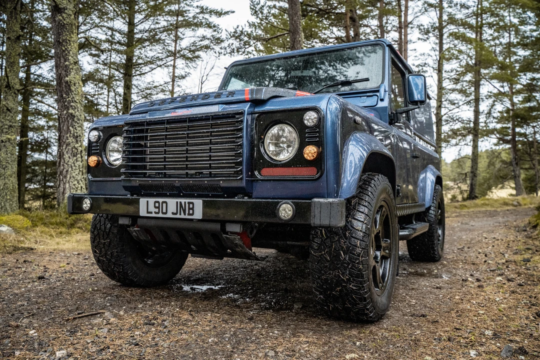 2005 Land Rover Defender 90 - Image 13 of 31