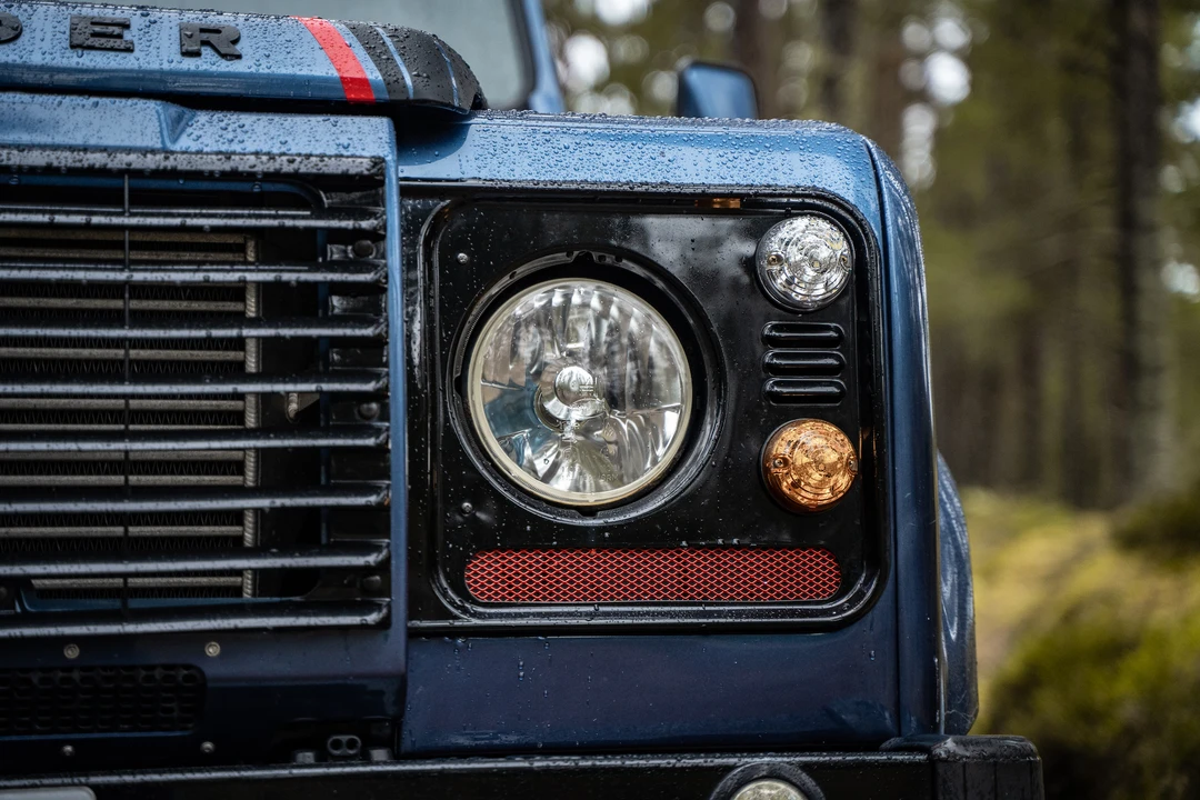 2005 Land Rover Defender 90 - Image 25 of 31