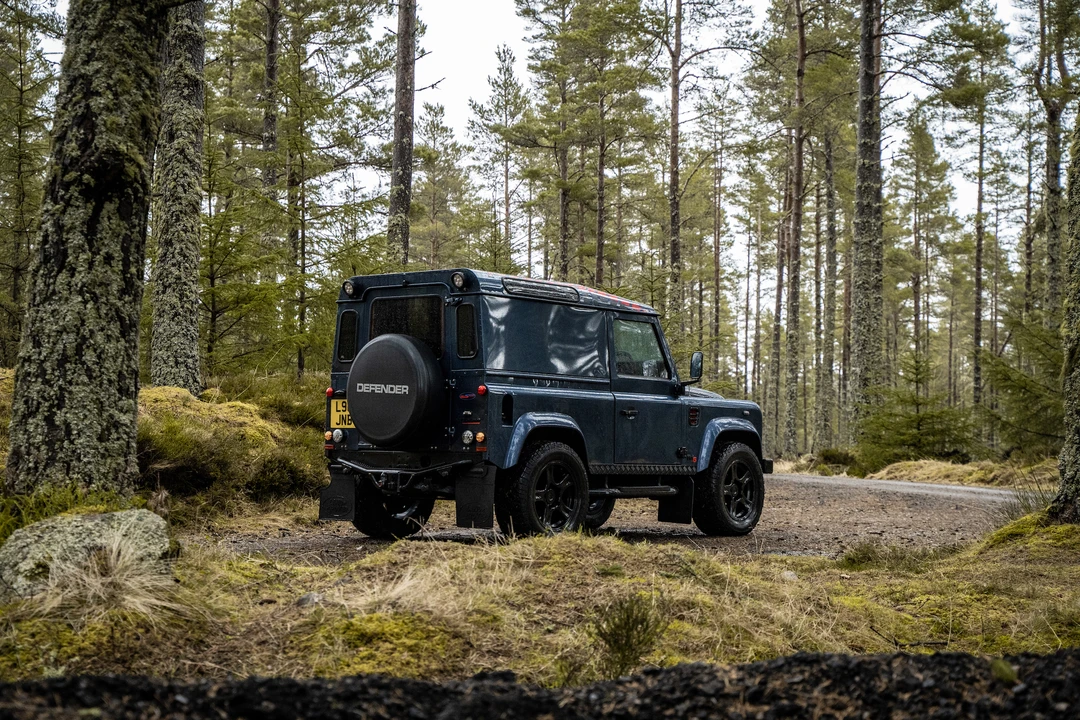 2005 Land Rover Defender 90 - Image 17 of 31