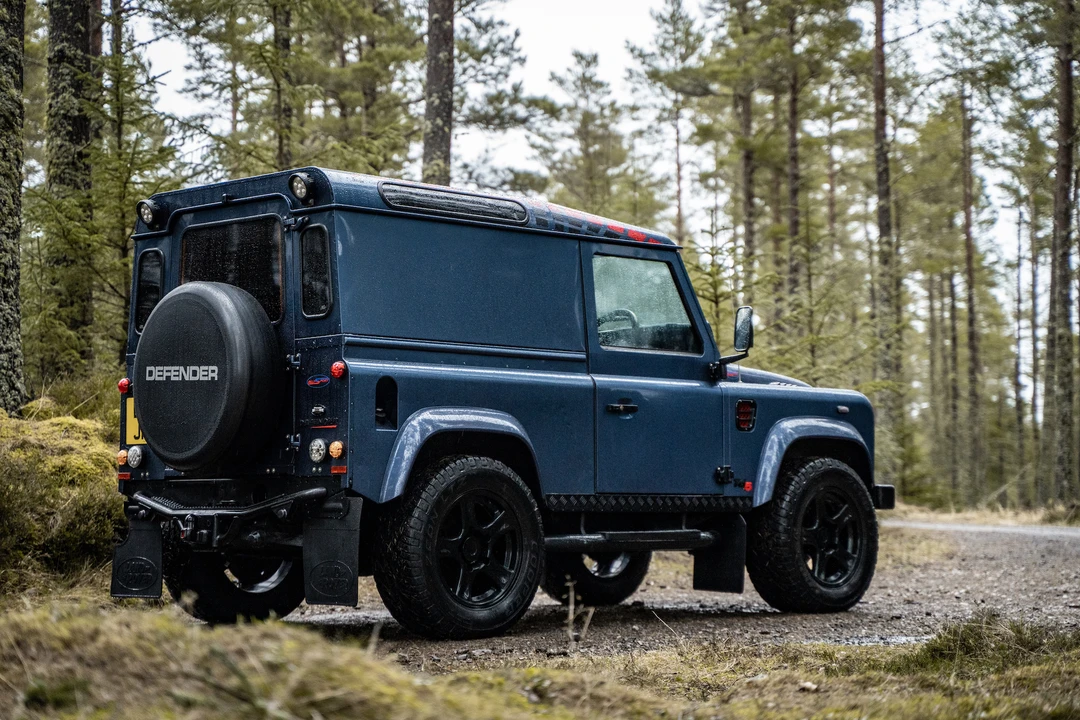 2005 Land Rover Defender 90 - Image 8 of 31