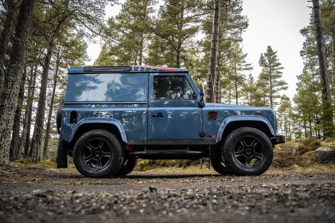 2005 Land Rover Defender 90 - Image 9 of 31