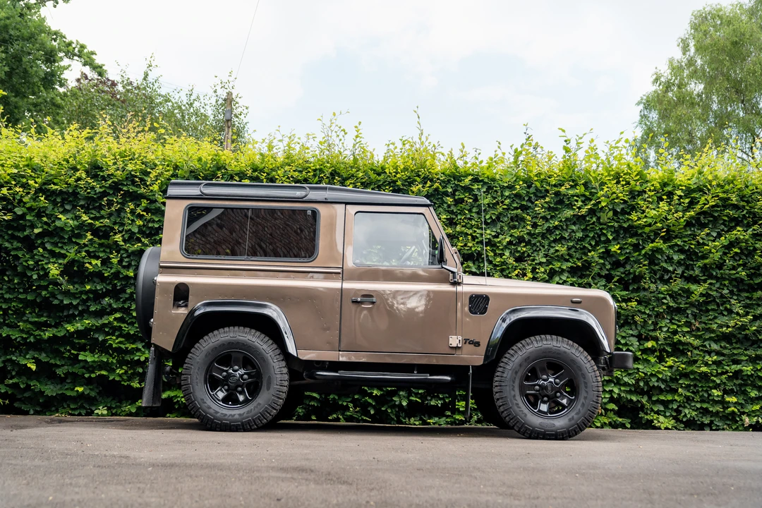 2005 Land Rover Defender 90 - Image 9 of 31
