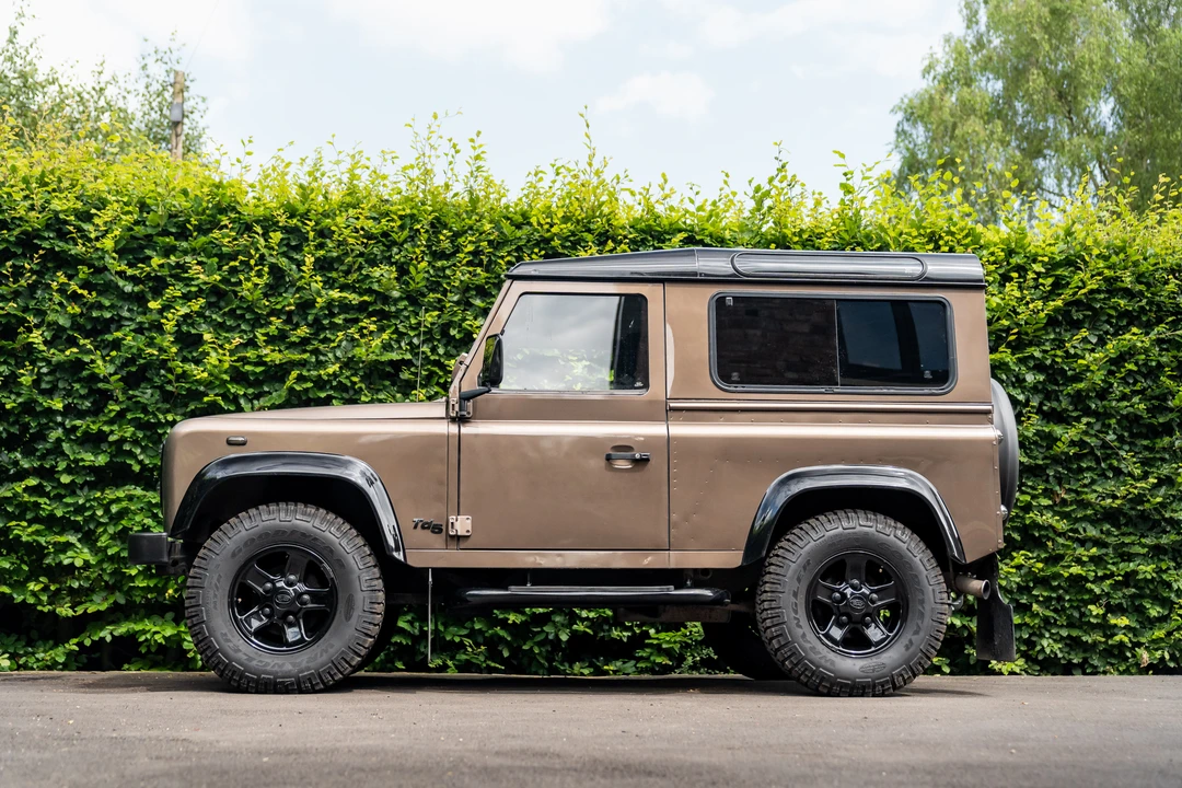 2005 Land Rover Defender 90 - Image 5 of 31