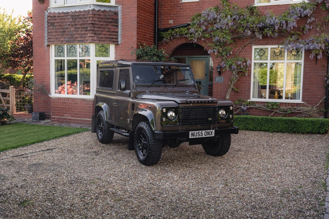 2005 Land Rover Defender 90 - Image 10 of 31