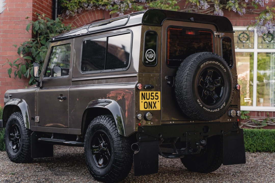 2005 Land Rover Defender 90 - Image 14 of 31