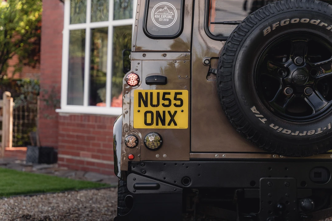 2005 Land Rover Defender 90 - Image 19 of 31