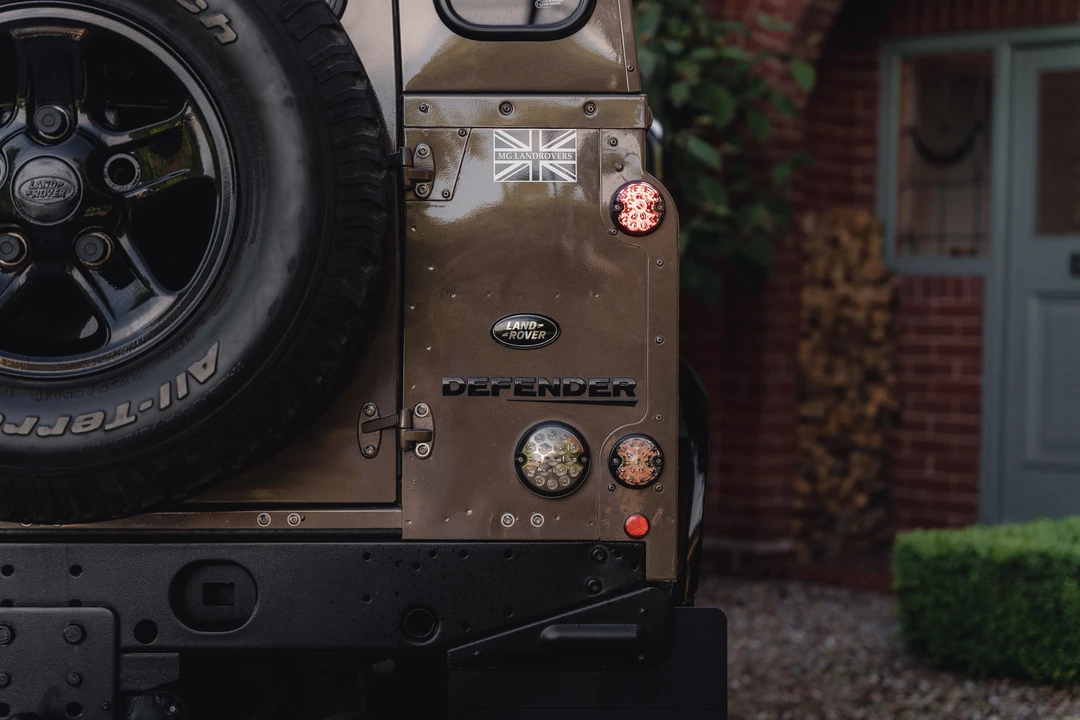 2005 Land Rover Defender 90 - Image 23 of 31